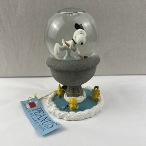 Westland Giftware Peanuts Snoopy & Woodstock Hockey Match #8203 Glass Snow Globe
